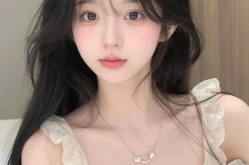 高速赶下车、洗衣服接口水、跪地服务当这些明星的员工太难了！