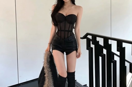 看宋雨琦穿短裙出席活动对长辈90度鞠躬才懂她火都是有原因的